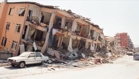 Yunanistan Afet Bölgesine 140 Doktor Göndereceğini Duyurdu