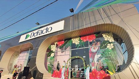 Çocukların 1 yıllık giysi muhtaçlığı DeFacto’dan