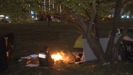 Zelzele korkusu ikinci gecede de sürdü: Vatandaşlar çadırlarda