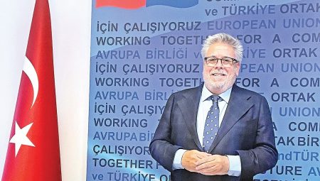 Amor: Yatırım için hukukun üstünlüğü vize için ıslahat yapılması gerekiyor